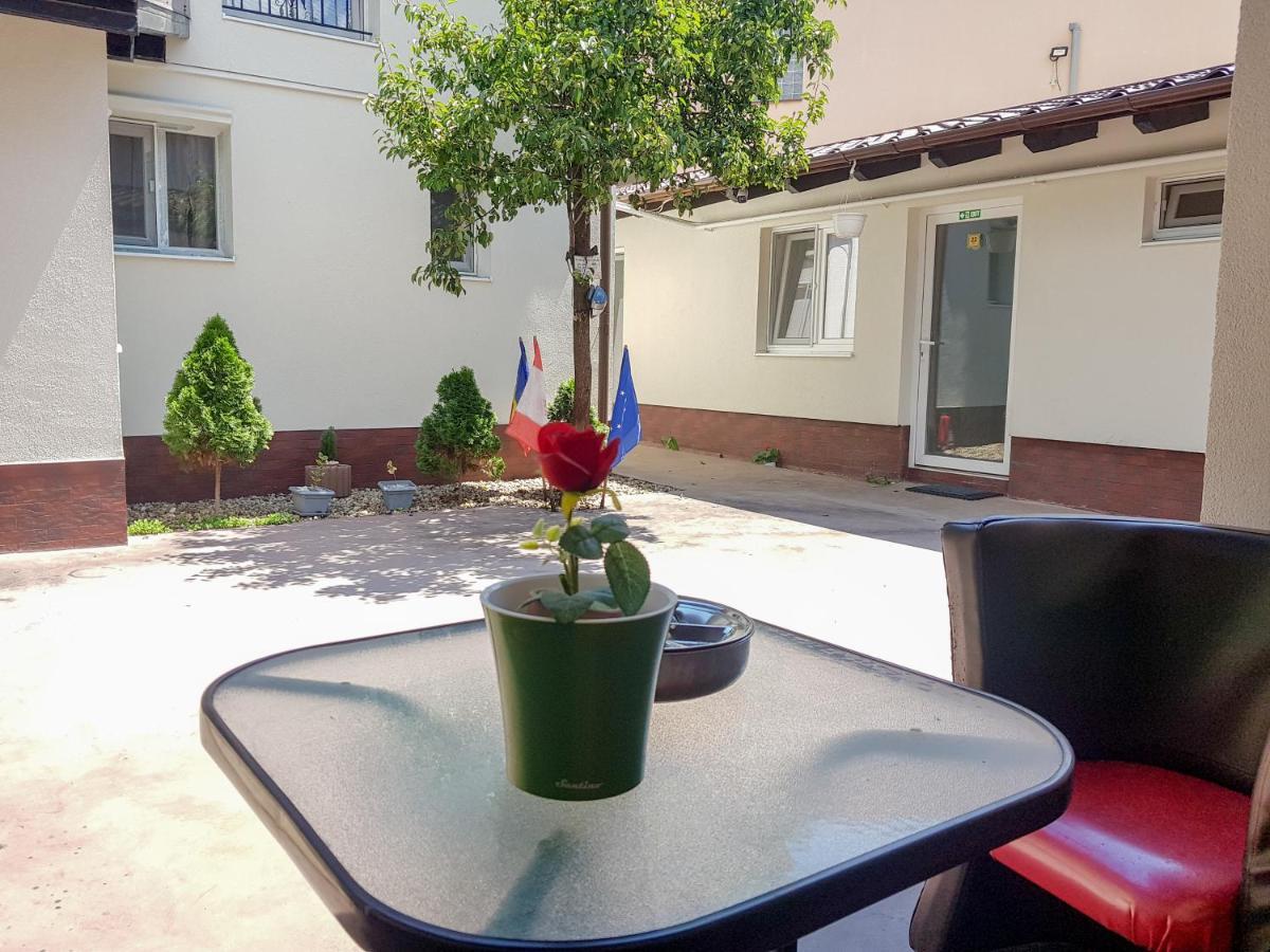 Nice & Cozy Apartments Timisoara Luaran gambar